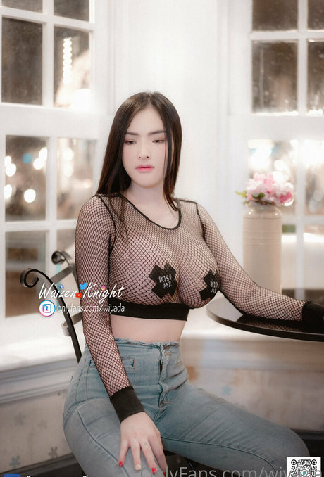 wiyada ポルノスター エロティック アーカイブ