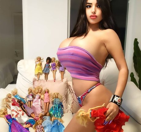 ぽっちゃりブロンドのオンリーファンズ ホットポルノ 写真