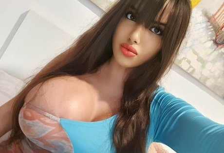 Atlanna スター ヌード 画像