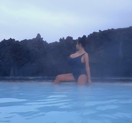 Atlanna 素敵なポルノスター 写真