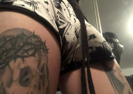 Emy Lee スター 裸 写真