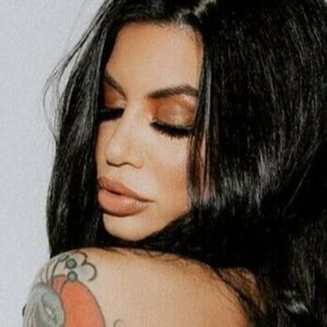 コスプレ フェムボーイ オンリーファンズ ポルノ 写真