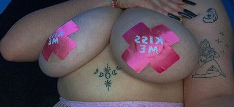 巨乳熟女オンリーファンズ 美しいヌード 写真