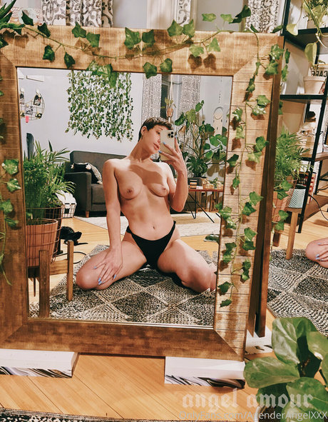 タトゥーオンリーファン ヌード 画像