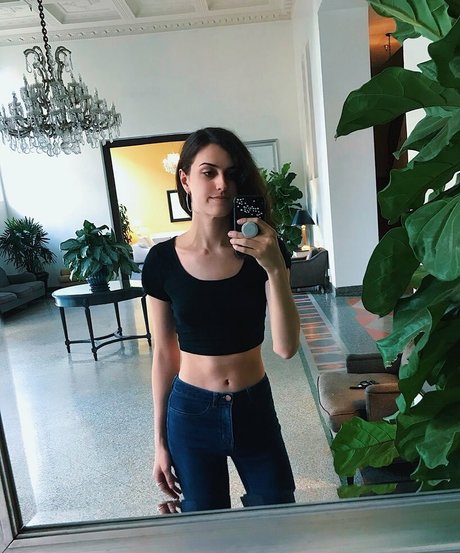 Sophie Sommers アート女優 写真