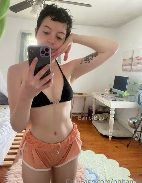 asmr 足 オンリーファンズ 裸 画像