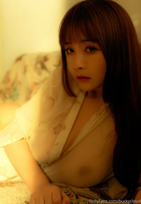 巨乳ストリップオンリーファンズ 無料ヌード アーカイブ