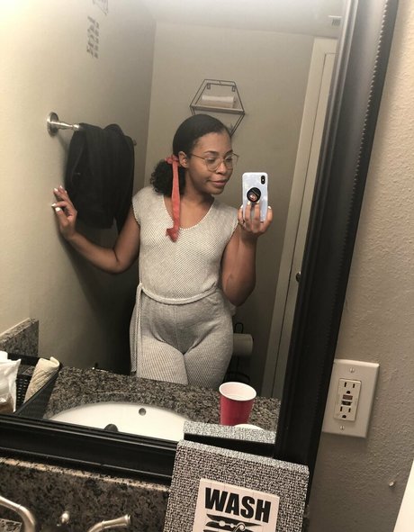 amibuefree ポルノスター 独占 写真