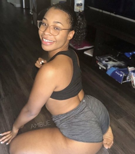 amibuefree ポルノ女優 写真