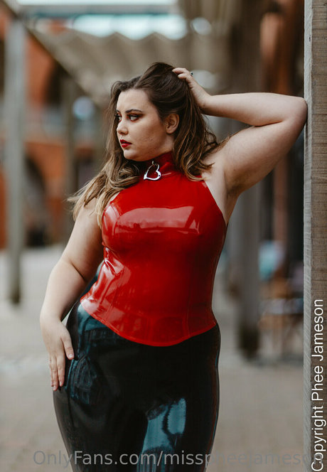 misspheejameson ヌードモデル 画像