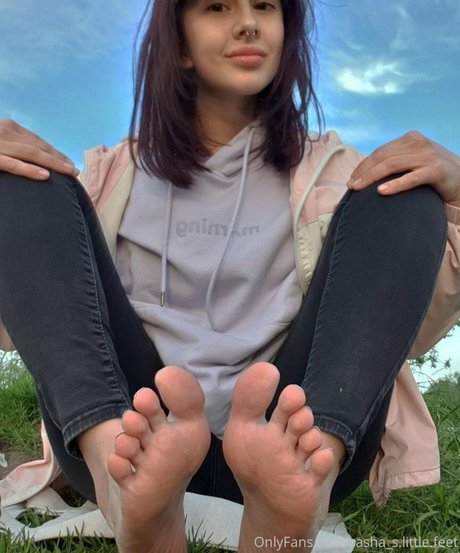 sasha s little feet アダルトスター 写真