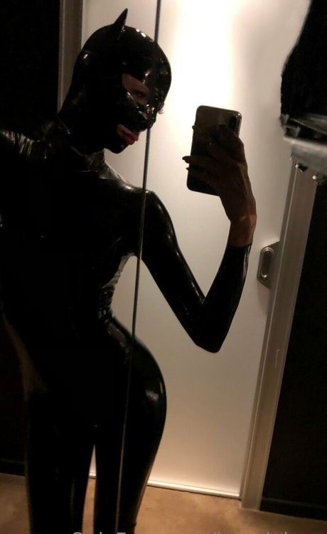 シャワー3P オンリーファンズ HD 写真