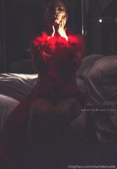 asmr 足 オンリーファンズ アートxxx 写真