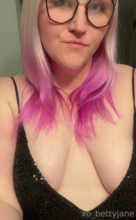 アラブの太ったオンリーファンズ エロチック 写真