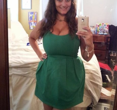 パイズリ オンリーファンズ アダルト無料 画像