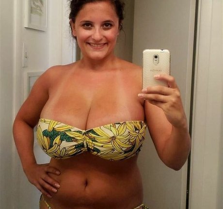 Avery Harwood アダルトスター 写真