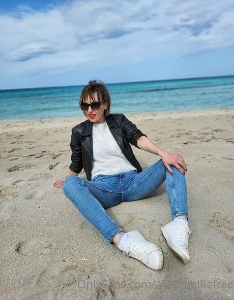 alessiaelfiefree スター ヌード ギャラリー