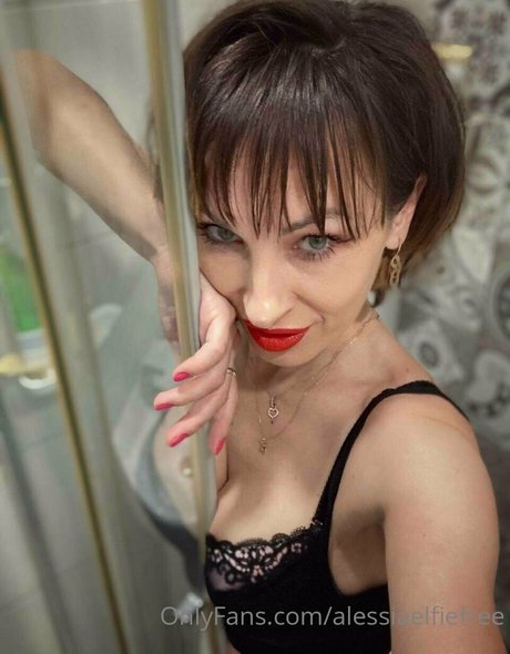 alessiaelfiefree ヌードのポルノスター 画像