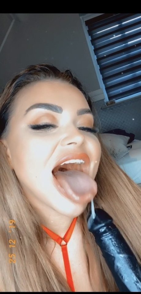 ヌード熟女オンリーファンズ 美しいヌード 写真