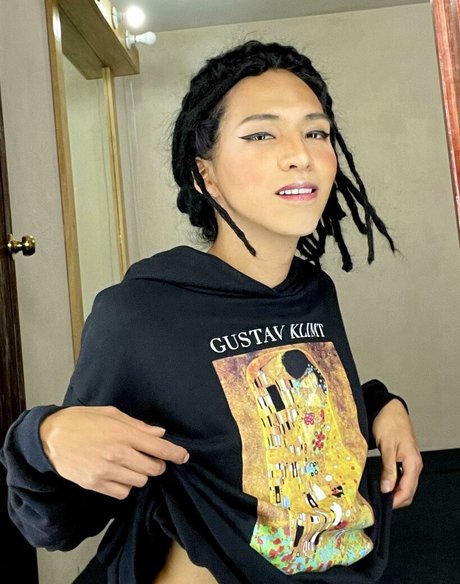 熟女の足オンリーファンズ 可愛い 画像