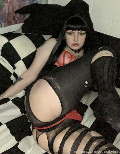 gothbabybrat ポルノモデル 写真