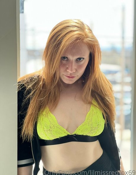 lilmissredfox69 裸モデル 写真