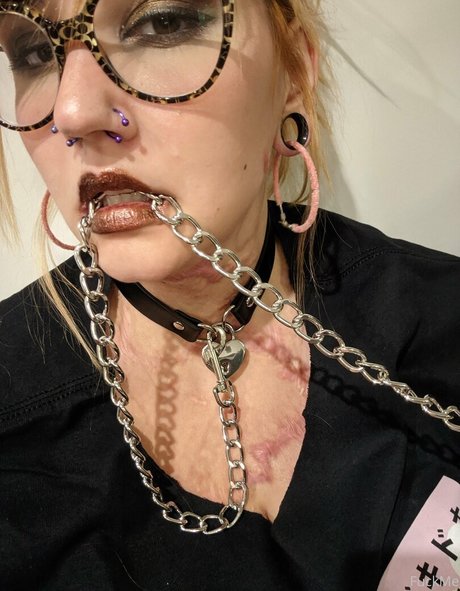 オンリーファンズを崇拝する セクシーヌード 写真