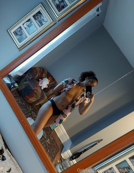 日本の熟女オンリーファンズ 無料ポルノ 画像