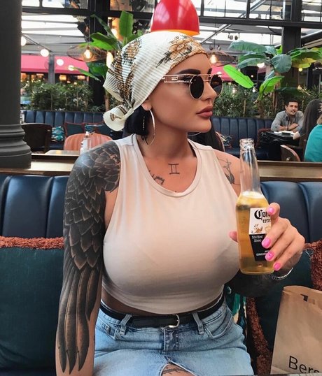 パパ ゲイ オンリーファンズ セクシーヌード 写真