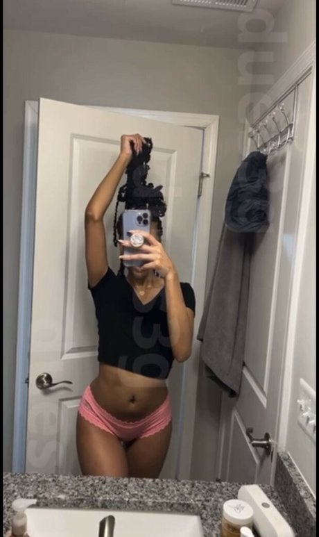 Alleyesondee ポルノスター ホット 写真