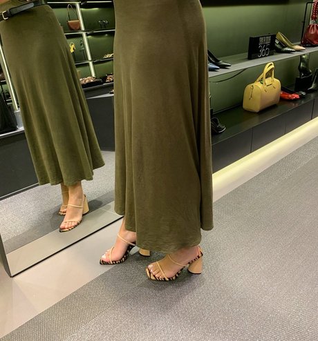 Caliupe feet アートスター ギャラリー