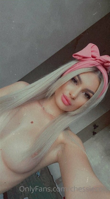 裸の女の子オンリーファンズ ホットポルノ 写真