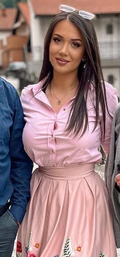 フィットネスアナルオンリーファンズ ホットセックス 画像