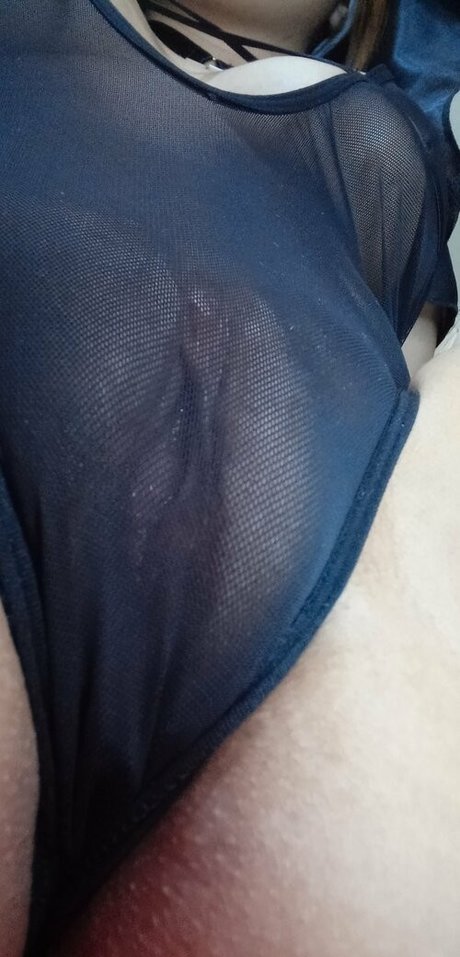 弁護士オンリーファンズ セクシー 画像