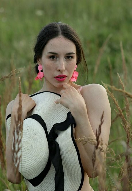 赤毛の痩せたオンリーファンズ セクシーヌード 写真