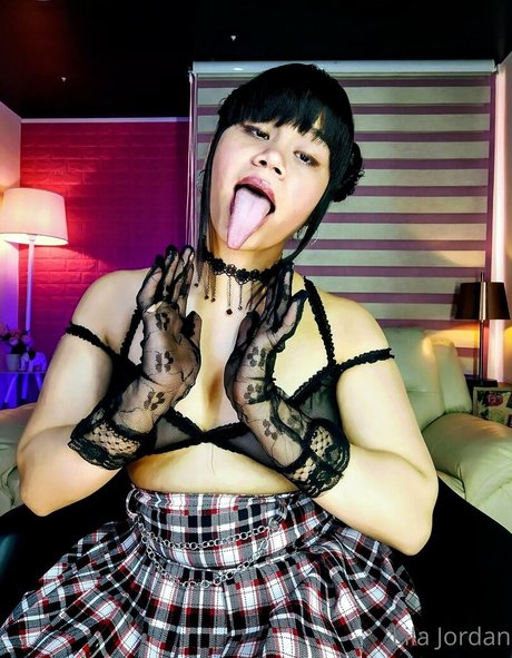 セクシーなブルネットのオンリーファンズ アートヌード 写真