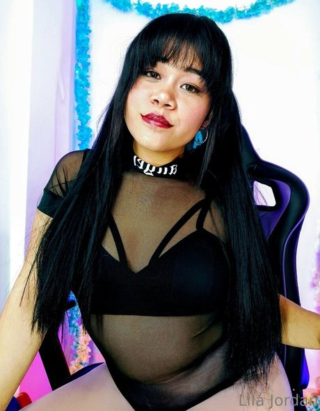 足 熟女 オンリーファンズ セクシーヌード ギャラリー