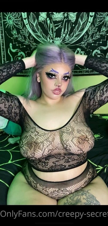 creepy secrets ポルノモデル 写真