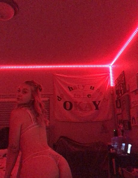 anna1001 ポルノスター トップ 写真