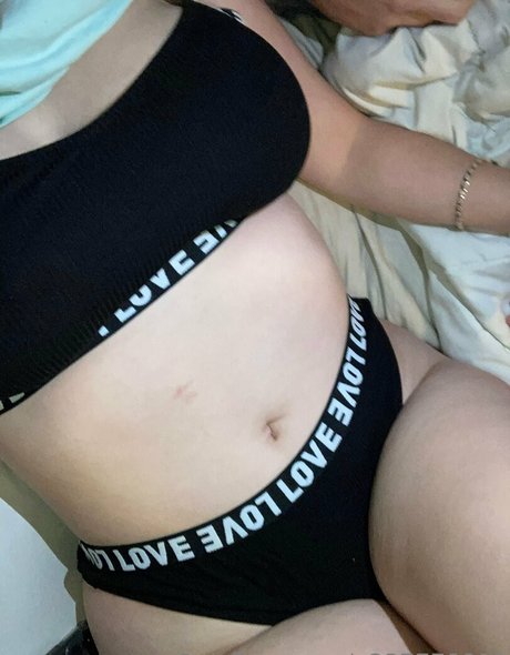 dylinnis ポルノスター 可愛い ギャラリー