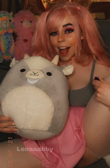 小さなおっぱいオンリーファンズ アダルト 画像