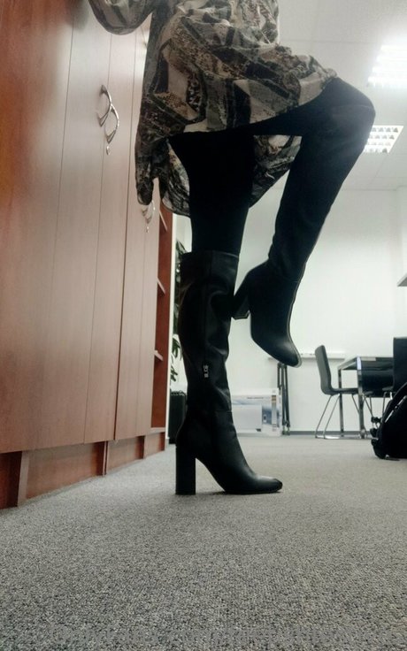 feetishfestives ヌード女優 写真