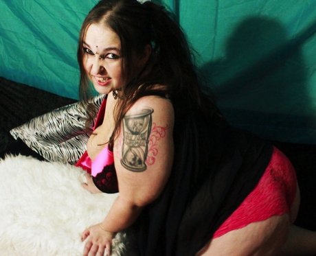 RainIsWet HDポルノスター 画像