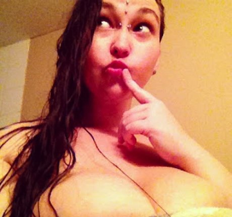 熟女の手コキオンリーファンズ セクシー裸 画像