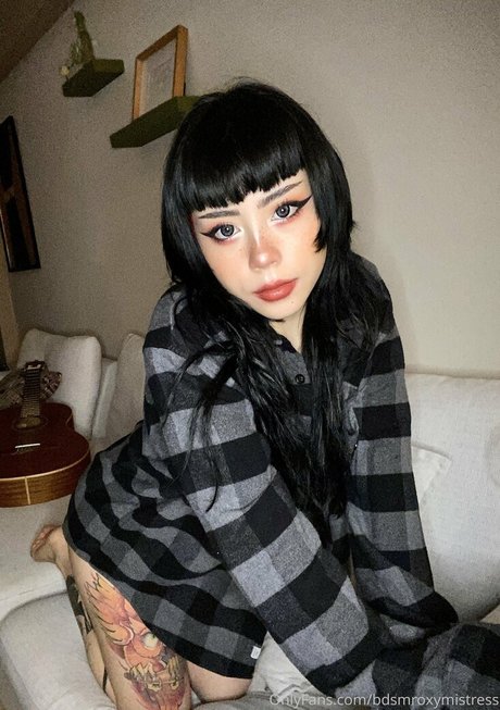 bdsmroxymistress ヌード女優 アーカイブ